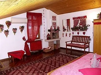 Ai Due Pini Oda ve Kahvaltı 4*