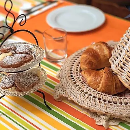 Ai Due Pini Bed & Breakfast 4*