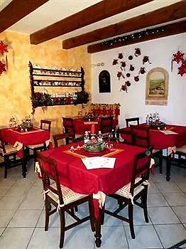 Alojamento de Acomodação e Pequeno-almoço Ai Due Pini 4*